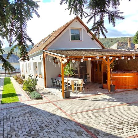 Borostyankut Wellness Home Bakonybél 外观 照片