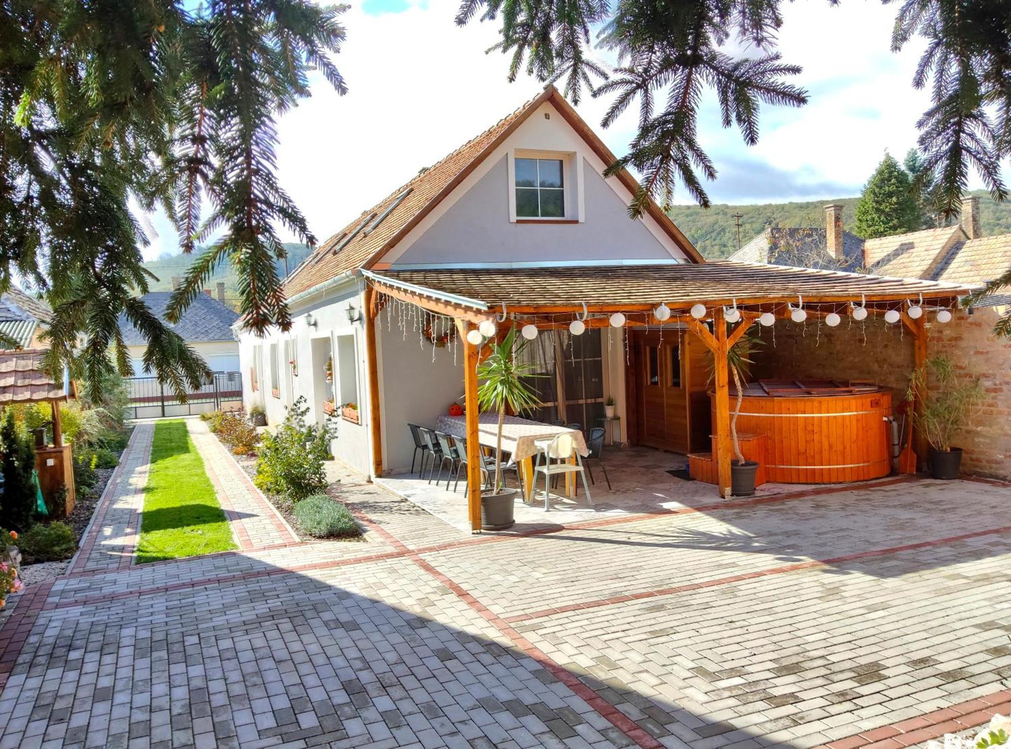 Borostyankut Wellness Home Bakonybél 外观 照片